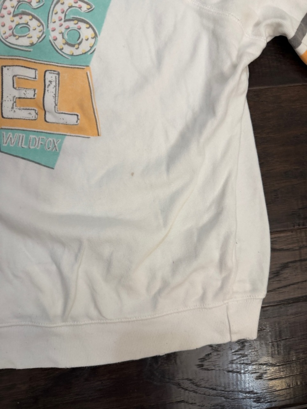Wildfox Sweatshirt White Pullover with Black Logo Tag - Picture 8 of 14